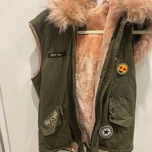 Women army green hooded vest with Pink faux fur